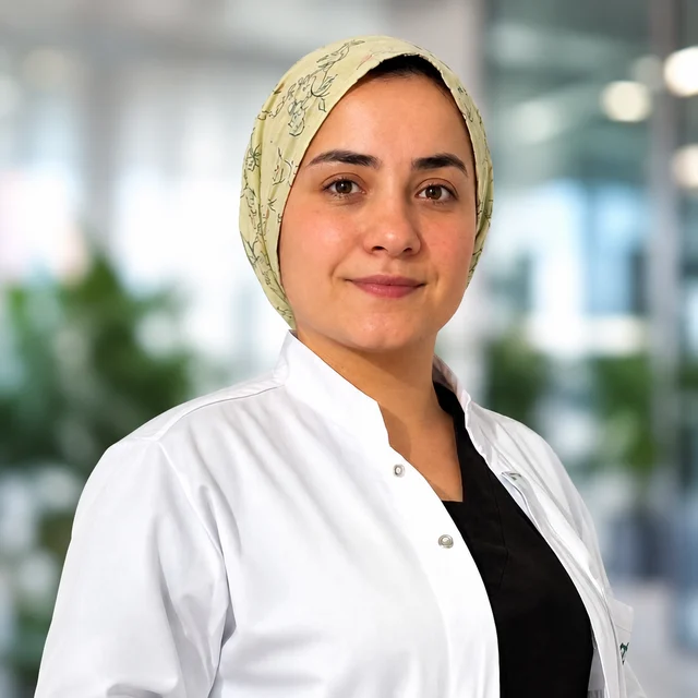 Dr Ayse